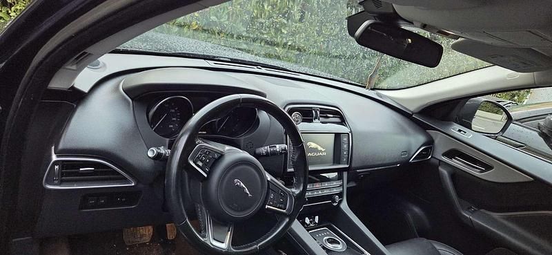 Usata Jaguar F-Pace Prestige 179 CV (131 kW) 2018 Blu/azzurro SUV