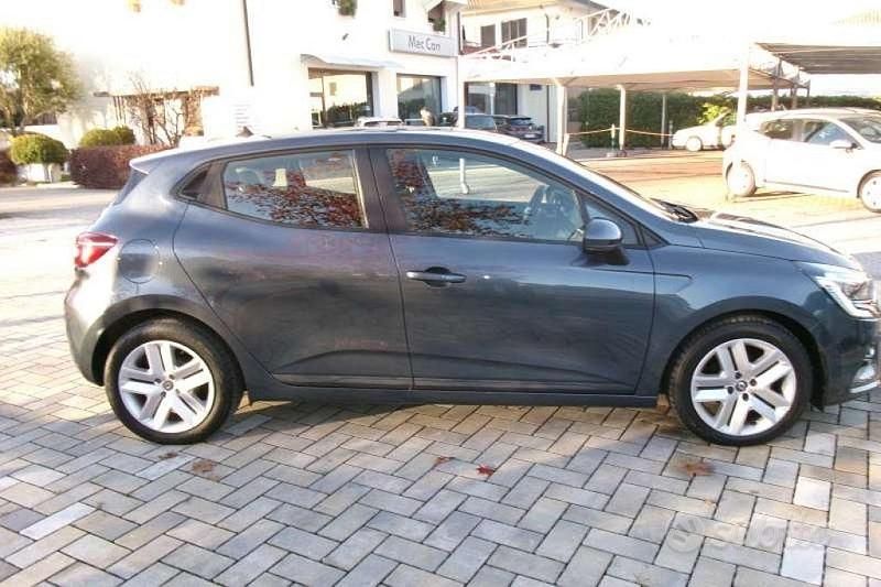 Usata Renault Clio V Business 90 CV (66 kW) 2022 Grigio Berlina