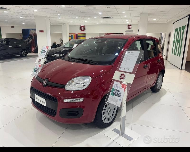 Nuova Fiat Panda 70 CV (51 kW) 2025 Rosso Utilitaria