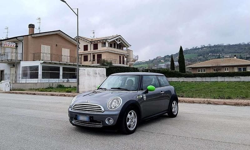 Begagnad Mini ONE 75 HK (55 kW) 2010 Halvkombi