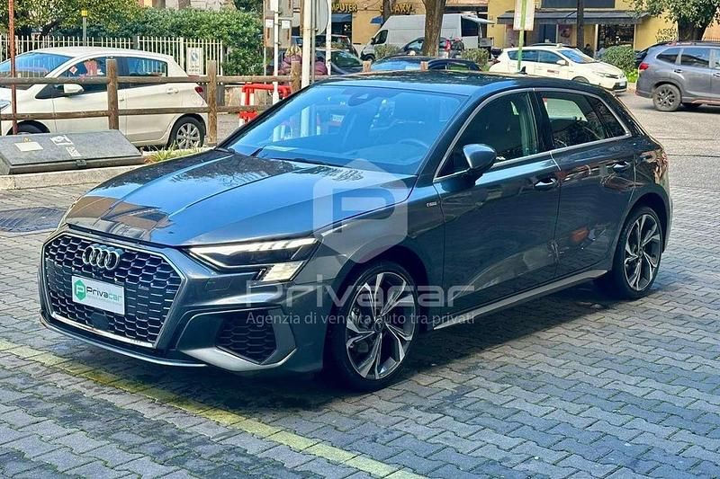 Usata Audi A3 Sportback S-Line 131 CV (96 kW) 2023 Grigio Utilitaria