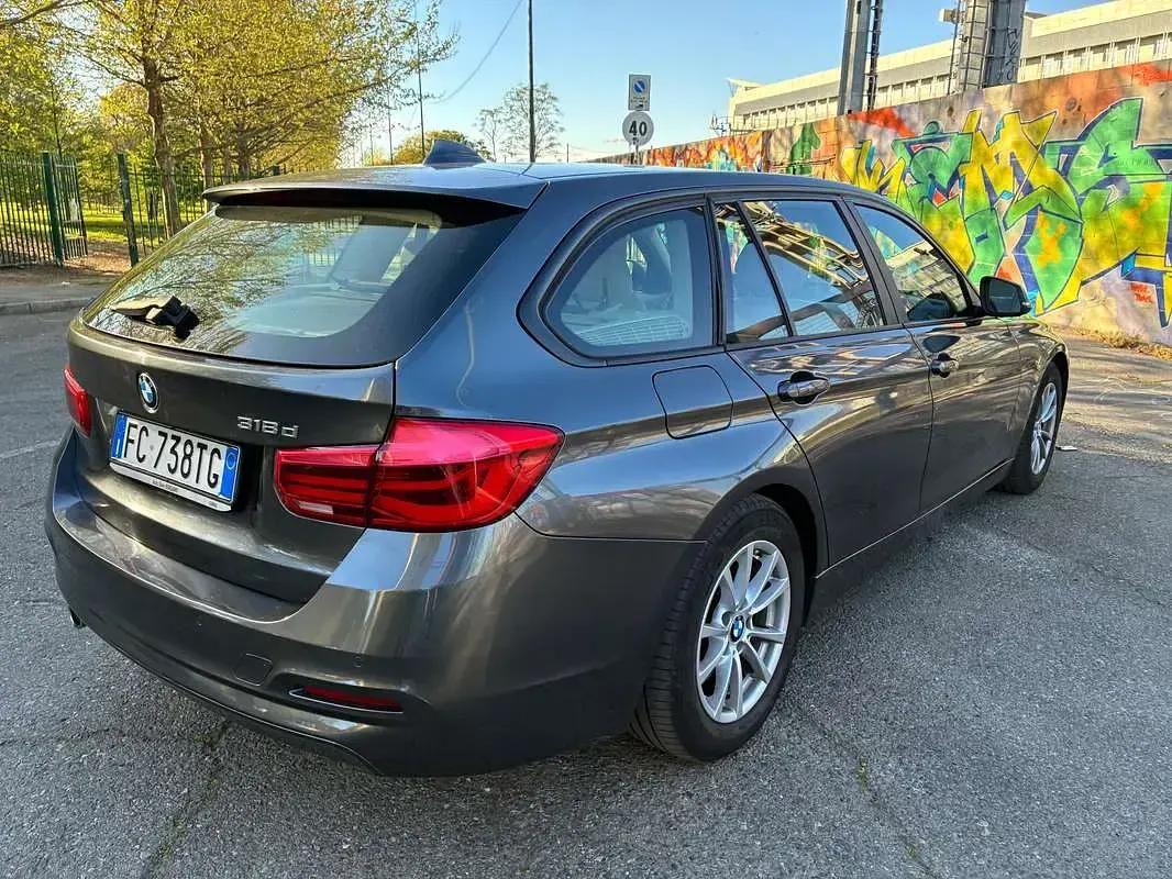 Usata BMW 318 Advantage 150 CV (110 kW) 2016 Grigio Station wagon