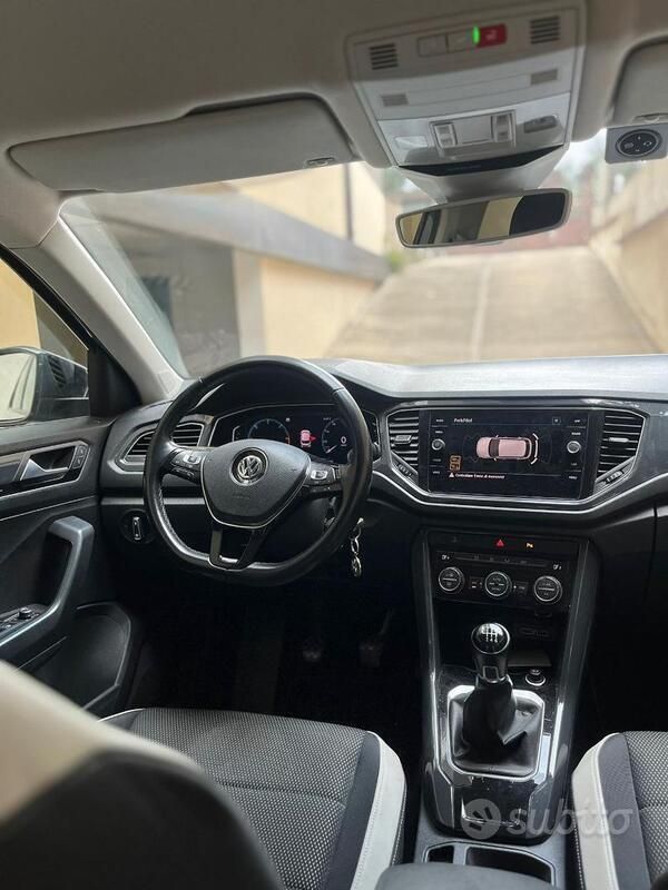 Usata VW T-Roc 116 CV (85 kW) 2019 Grigio SUV