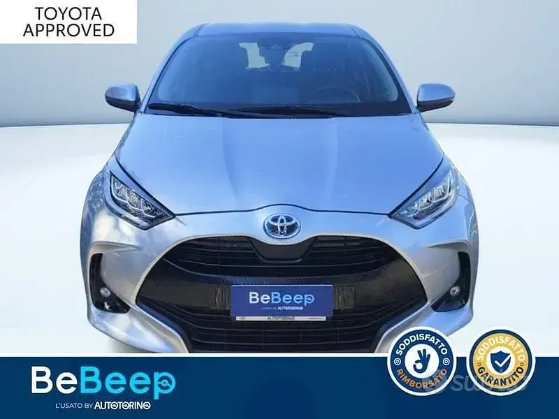 Usata Toyota Yaris Hybrid Trend 115 CV (84 kW) 2022 Grigio Berlina