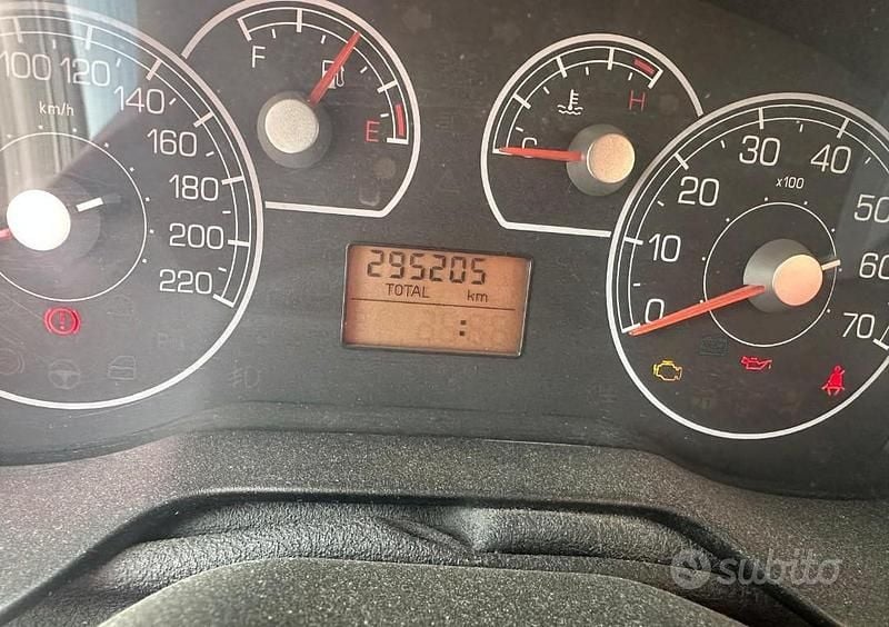 Usata Fiat Punto 2007 Grigio Utilitaria