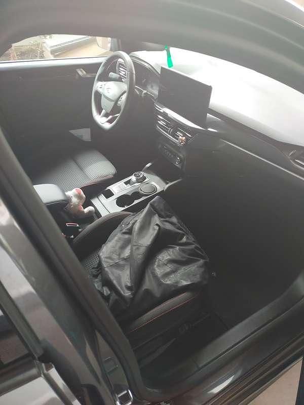 Usata Ford Focus ST-Line X 116 CV (85 kW) 2025 Grigio Berlina