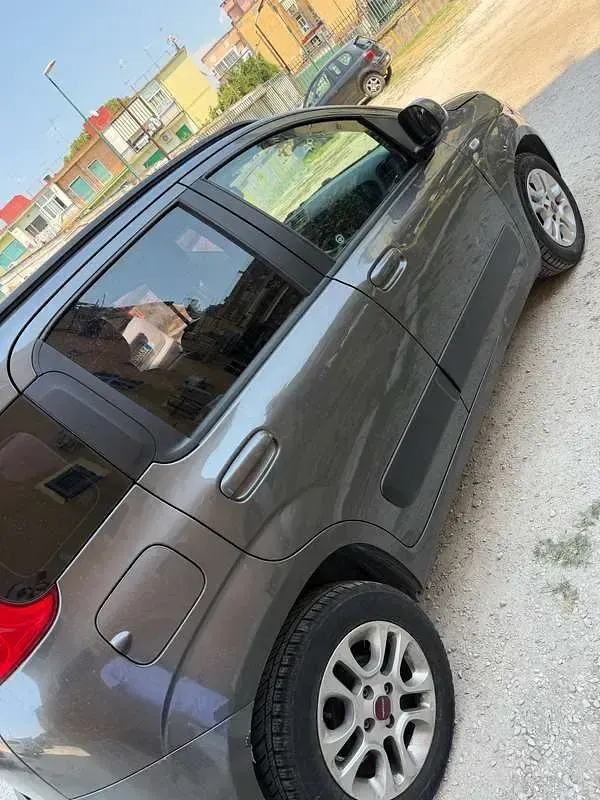 Usata Fiat Panda Lounge 69 CV (50 kW) 2017 Grigio Utilitaria
