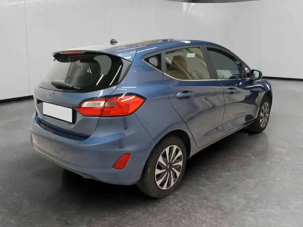 Begagnad Ford Fiesta Titanium 75 HK (55 kW) 2023 Blå Halvkombi
