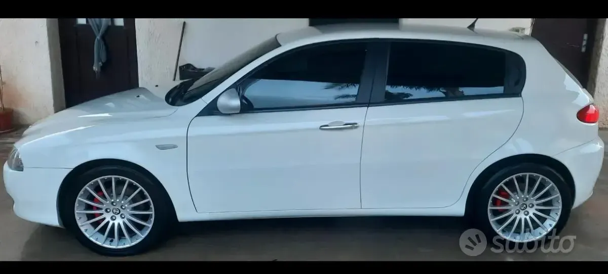 Usata Alfa Romeo 147 120 CV (88 kW) 2010 Bianco Utilitaria