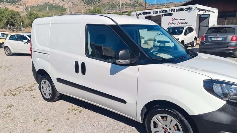 Usata Fiat Doblò Lounge 95 CV (69 kW) 2019 Bianco Monovolume