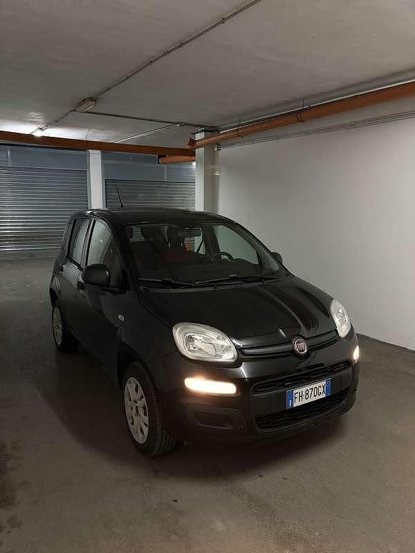Usata Fiat Panda Lounge 86 CV (63 kW) 2017 Nero Utilitaria