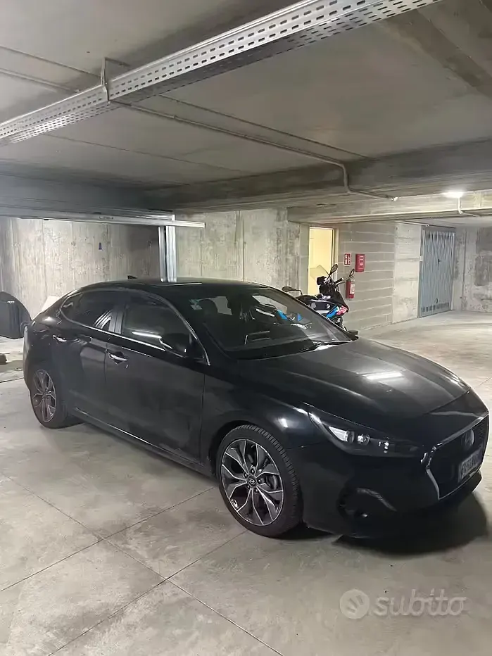 Usata Hyundai i30 140 CV (102 kW) 2017 Nero Berlina