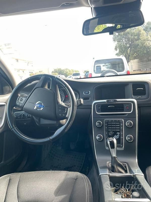 Usata Volvo V60 CC 2017 Grigio Station wagon