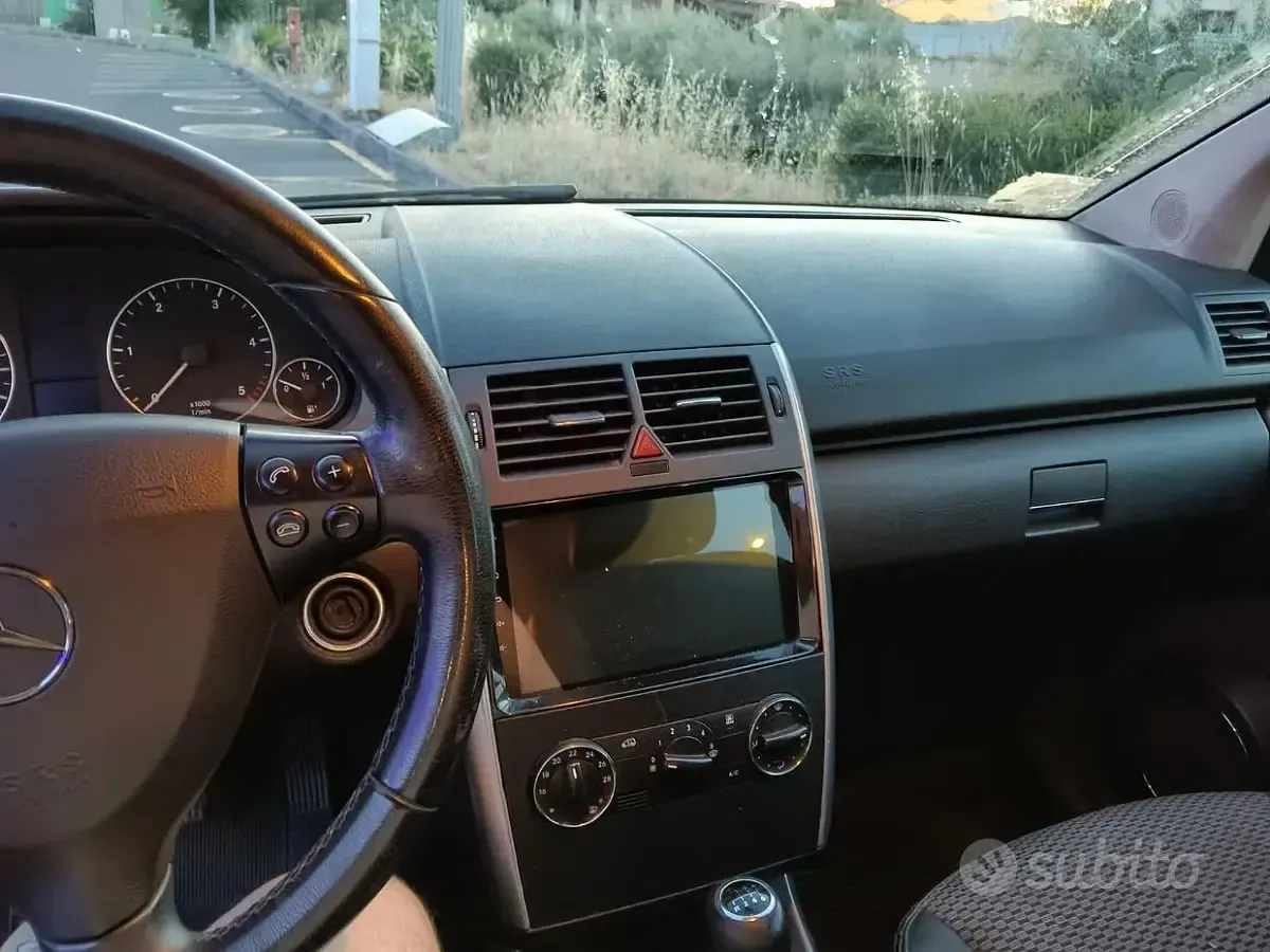 Usata Mercedes A180 116 CV (85 kW) 2009 Grigio Monovolume
