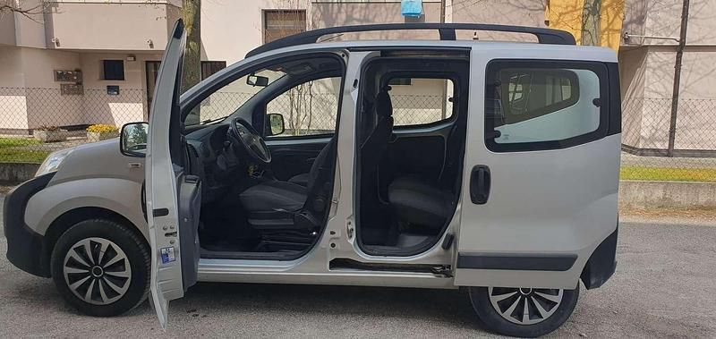 Usata Peugeot TePee Outdoor 68 CV (50 kW) 2010 Argento Station wagon