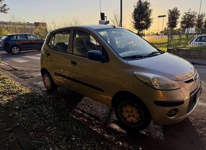 Usata Hyundai i10 Style 67 CV (49 kW) 2008 Grigio Utilitaria