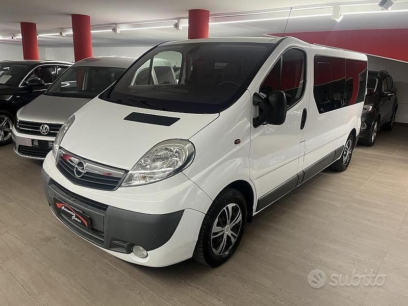 Usata Opel Vivaro 146 CV (107 kW) 2008 Bianco Monovolume