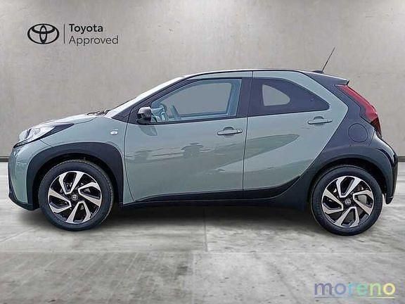 Usata Toyota Aygo X Trend 72 CV (52 kW) 2025 Verde SUV