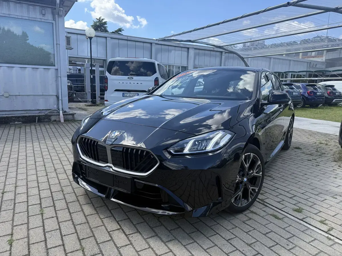 Usata BMW 120 M Sport 170 CV (125 kW) 2025 Grigio Utilitaria