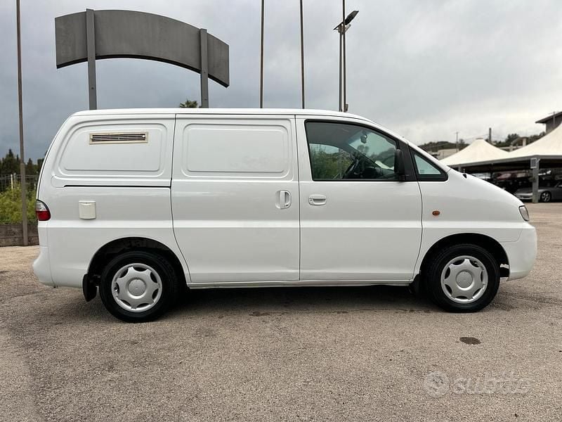Usata Hyundai H-1 Style 140 CV (102 kW) 2007 Bianco Monovolume