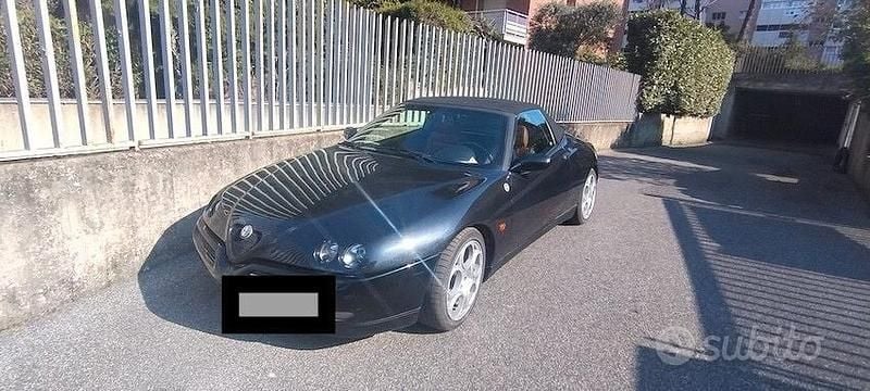 Usata Alfa Romeo Spider 191 CV (140 kW) 1996 Nero Cabrio