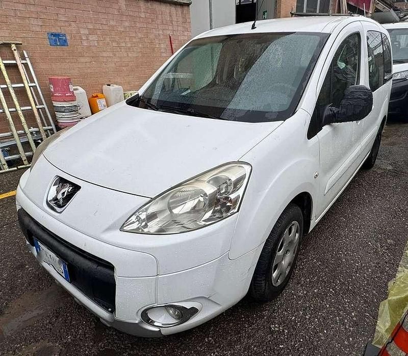 Usata Peugeot TePee Premium 90 CV (66 kW) 2011 Bianco Station wagon