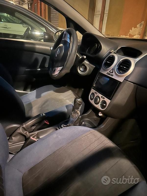 Usata Opel Corsa 75 CV (55 kW) 2006 Grigio Berlina