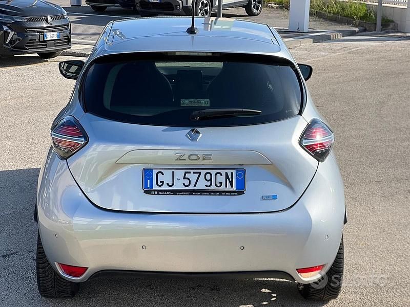 Usata Renault Zoe Intens 100 kW (136 CV) 2022 Grigio Utilitaria