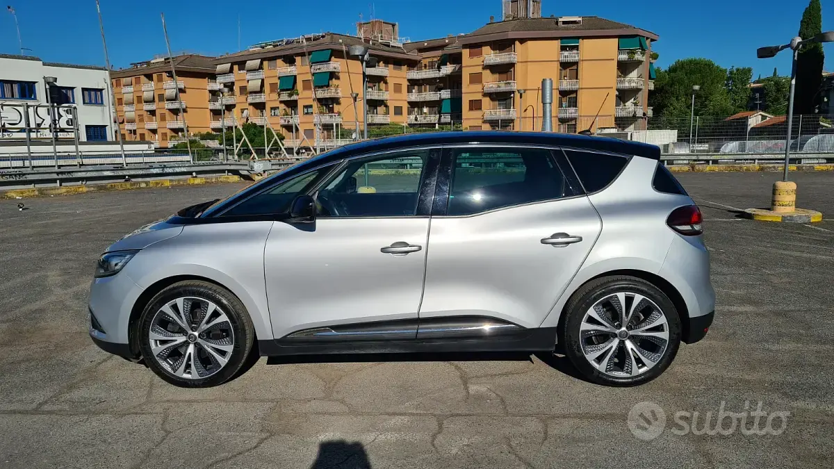 Usata Renault Scénic Intens 120 CV (88 kW) 2019 Grigio Monovolume