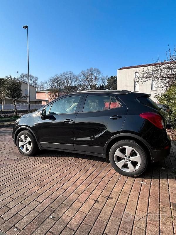 Usata Opel Mokka X Business 116 CV (85 kW) 2017 Nero SUV