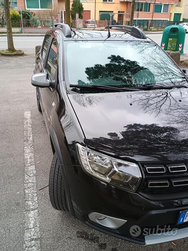 Usata Dacia Sandero 90 CV (66 kW) 2017 Nero SUV