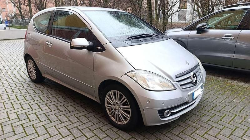 Argento Usata 2009 Mercedes A180 Avantgarde Coupé | 2300 € (Ottimo prezzo) - Immagine 1/4