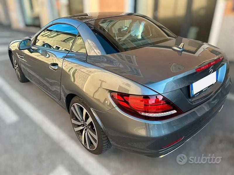 Usata Mercedes SLC180 Premium 156 CV (114 kW) 2018 Grigio Cabrio