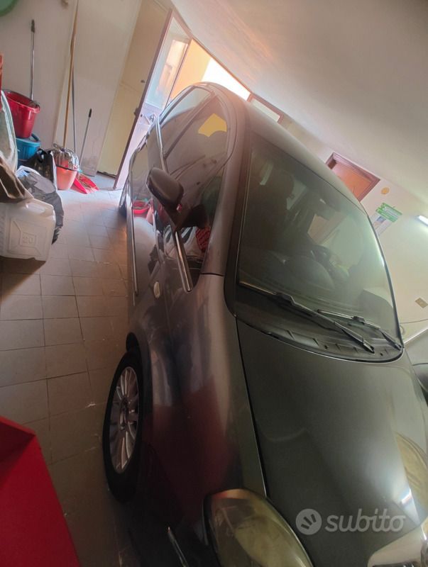 Usata Lancia Musa 90 CV (66 kW) 2008 Grigio Monovolume