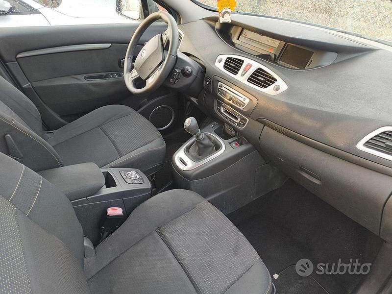 Usata Renault Scénic III 110 CV (80 kW) 2010 Monovolume