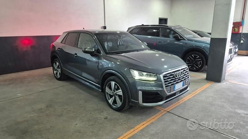 Usata Audi Q2 Design 116 CV (85 kW) 2017 Grigio SUV