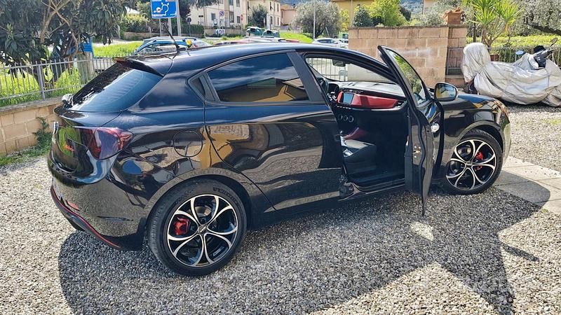 Usata Alfa Romeo Giulietta Distinctive 105 CV (77 kW) 2012 Nero Berlina