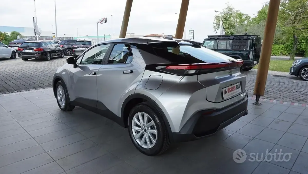 Usata Toyota C-HR Active 98 CV (72 kW) 2025 Argento SUV