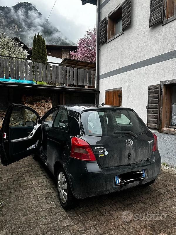 Usata Toyota Yaris 2008 Nero Utilitaria