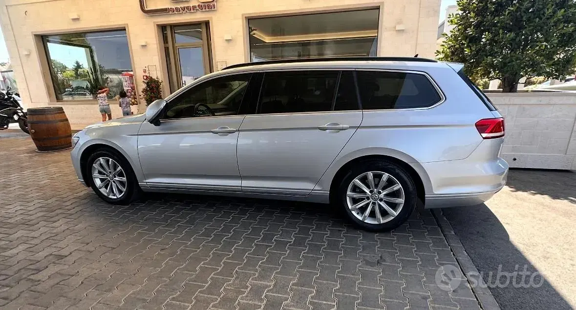 Usata VW Passat 150 CV (110 kW) 2018 Grigio Berlina