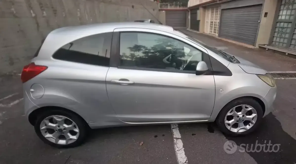 Usata Ford Ka Titanium 75 CV (55 kW) 2009 Grigio Utilitaria