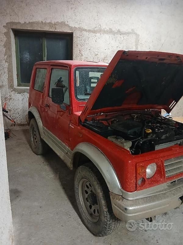 Usata Suzuki Samurai 64 CV (47 kW) 2002 Rosso SUV