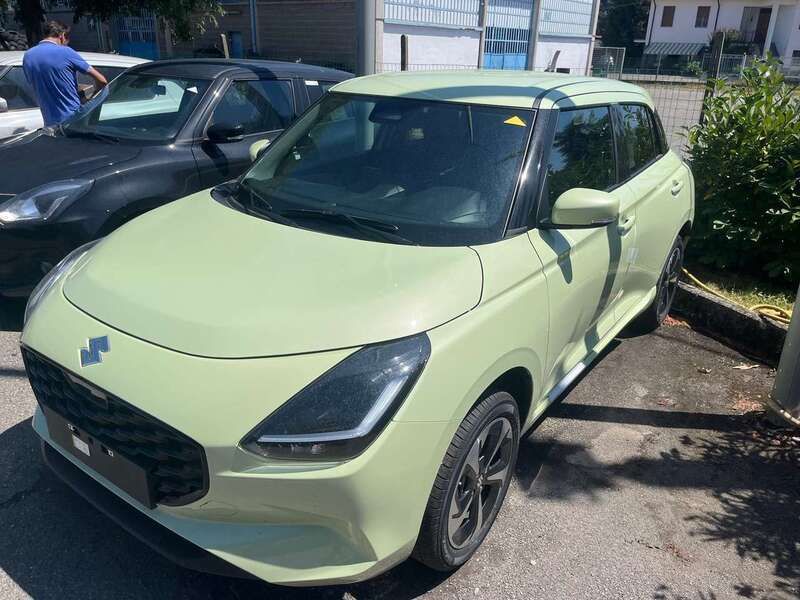 Usata Suzuki Swift 83 CV (61 kW) 2024 Blu azzorre Utilitaria