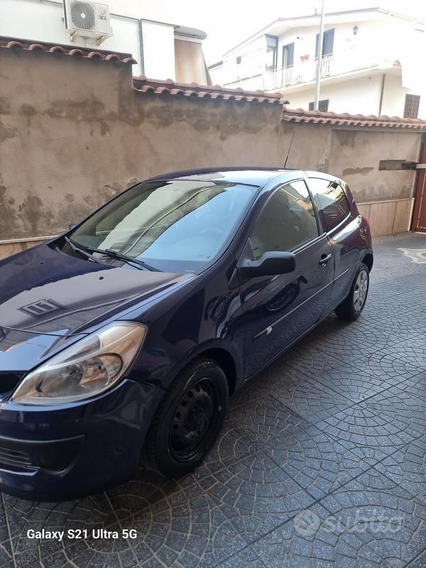 Usata Renault Clio II 70 CV (51 kW) 2007 Blu Utilitaria
