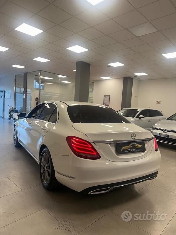 Usata Mercedes C200 135 CV (99 kW) 2015 Bianco Berlina