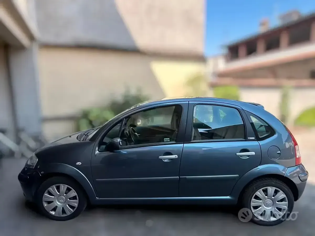 Begagnad Citroën C3 73 HK (53 kW) 2007 Grå Sedan