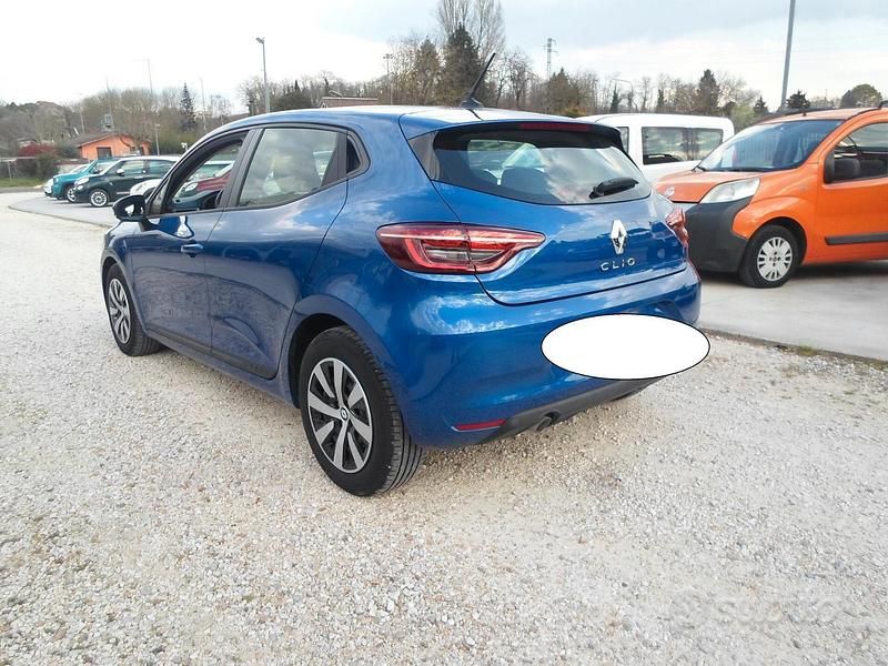 Usata Renault Clio V Techno 91 CV (66 kW) 2022 Blu Berlina