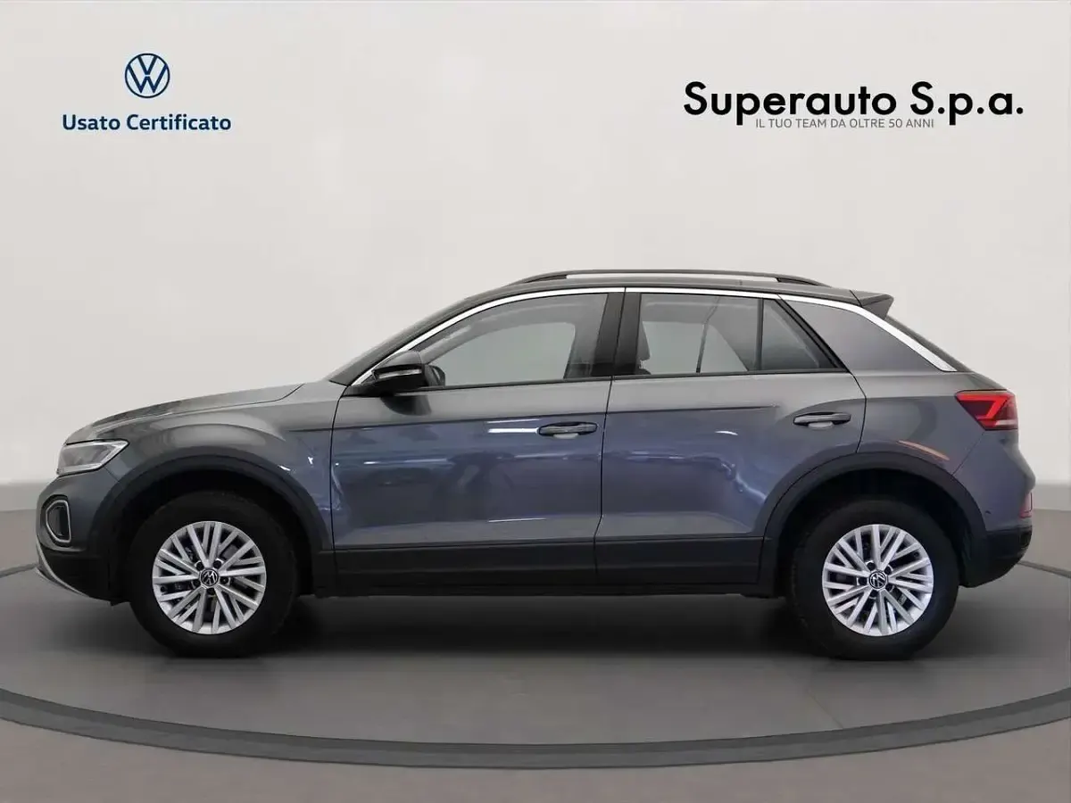 Usata VW T-Roc Life 116 CV (85 kW) 2023 Grigio scuro SUV