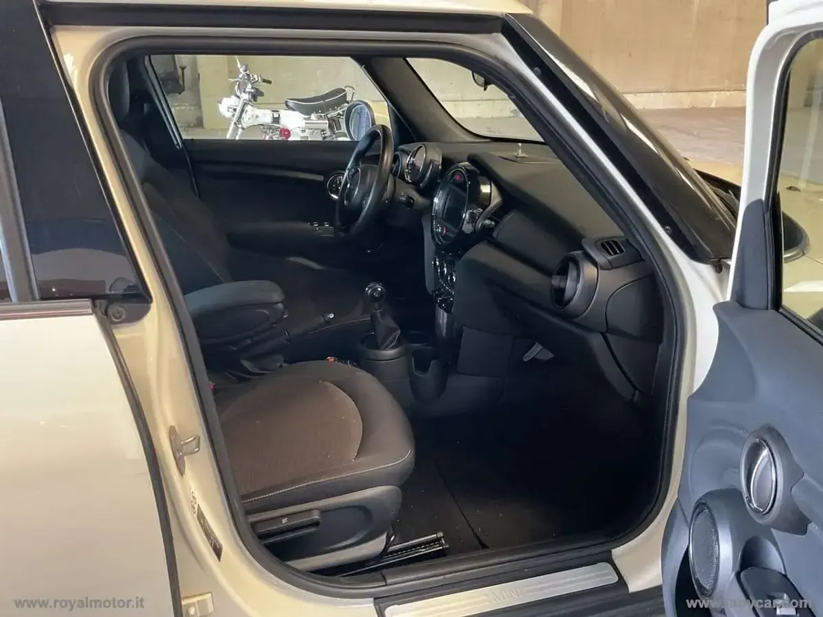 Usata Mini ONE 102 CV (75 kW) 2019 Bianco Utilitaria