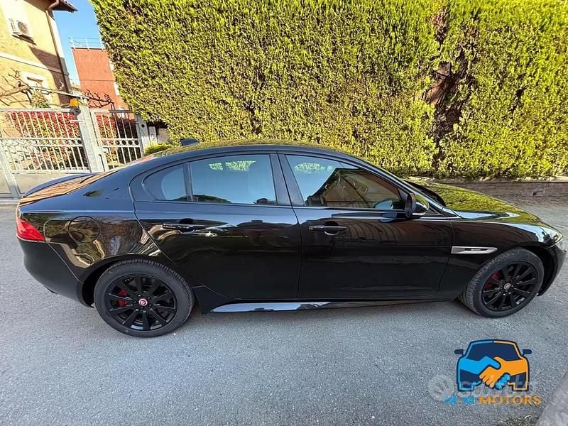 Usata Jaguar XE R-Sport 180 CV (132 kW) 2017 Nero Berlina